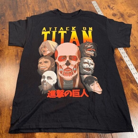 Crunchyroll Attack On Titan Men's T-shirt Size M Medium Anime‎ Art Manga - Picture 1 of 4